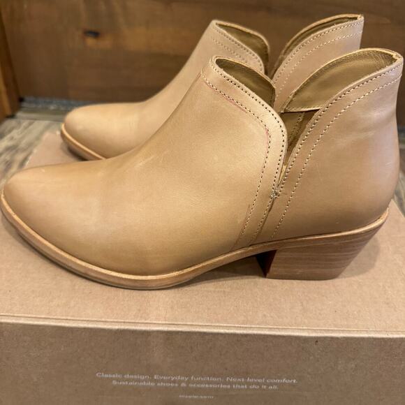 Nisolo Mia Leather Ankle Bootie with block heel 9 Almond - Picture 2 of 9